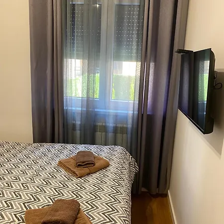 Fox Hill Apartment *
